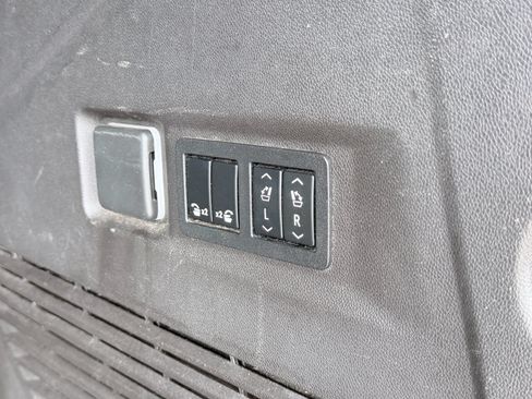 Used 2021 GMC Yukon Denali RWD image 11