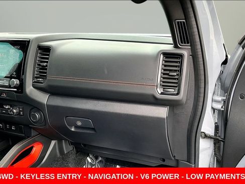 Used 2024 Nissan Frontier PRO-4X w/ Technology Package AWD/4WD image 26