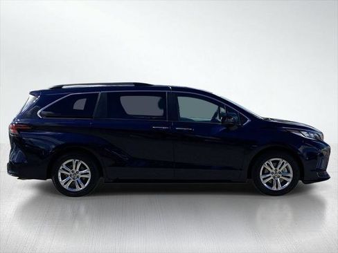 Certified 2023 Toyota Sienna XSE w/ XSE Plus Package AWD/4WD image 10
