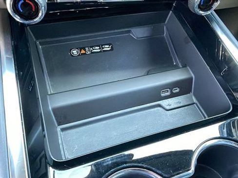 Used 2025 Chevrolet Suburban Premier RWD image 16