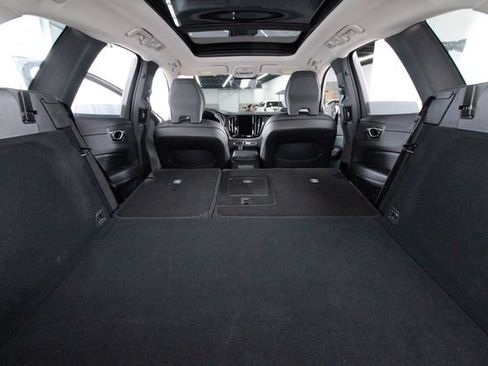 Certified 2025 Volvo XC60 B5 Plus AWD/4WD image 32