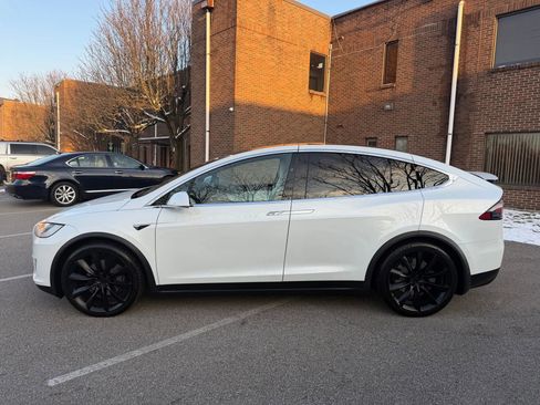 Used 2018 Tesla Model X 100D image 5