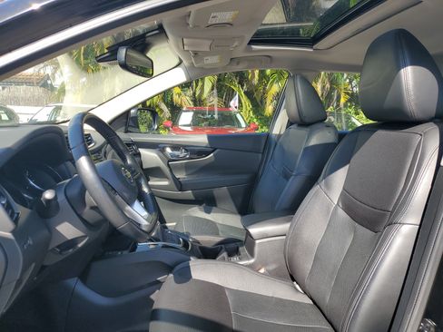 Used 2021 Nissan Rogue Sport SL w/ Premium Package image 11