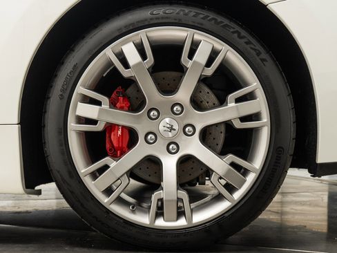 Used 2012 Maserati GranTurismo S image 11