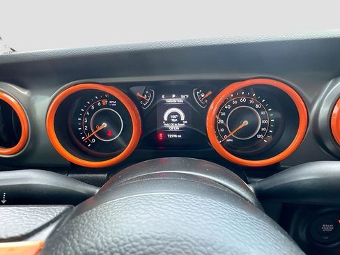 Used 2022 Jeep Gladiator Sport image 11