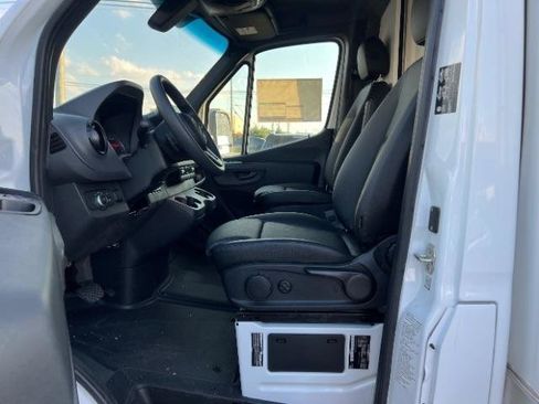 Used 2024 Mercedes-Benz Sprinter 3500 image 23