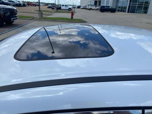 Used 2017 Honda Accord EX-L image 6