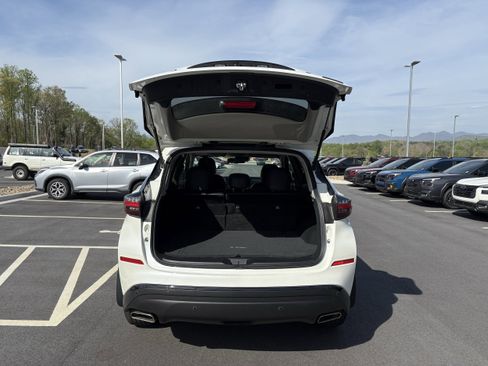 Used 2024 Nissan Murano SV w/ SV Midnight Edition Package FWD image 11