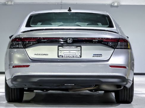 Used 2024 Honda Accord Sport image 9