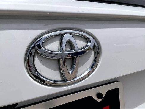Used 2025 Toyota RAV4 XLE FWD image 29
