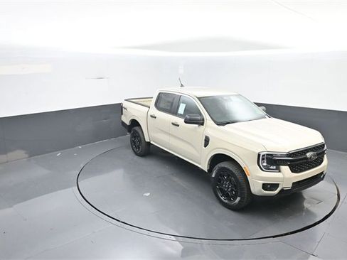New 2025 Ford Ranger XLT w/ Black Appearance Package image 15