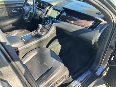 Used 2017 Ford Taurus Limited image 30