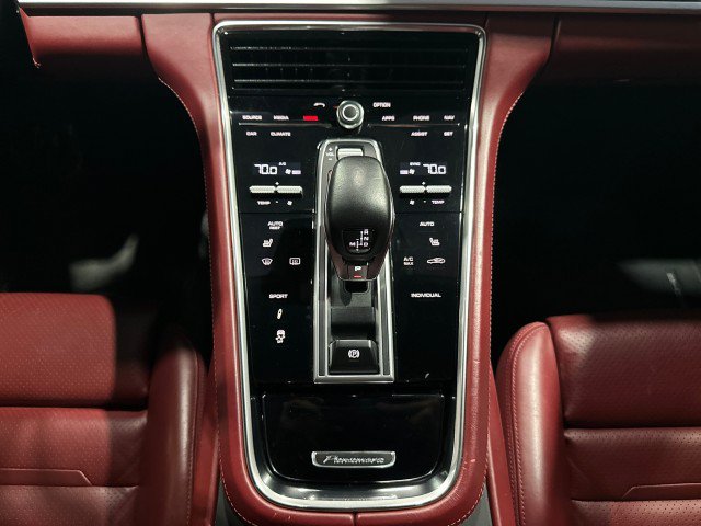 Used 2018 Porsche Panamera 4 AWD/4WD image 60