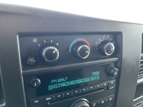 Used 2019 Chevrolet Express 2500 image 16