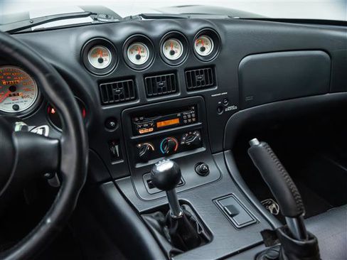 Used 2000 Dodge Viper GTS image 21
