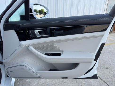 Used 2023 Porsche Panamera 4S w/ Sportdesign Package image 48