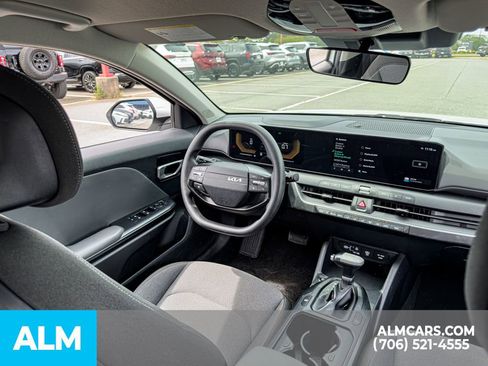 Used 2025 Kia K4 FWD image 12