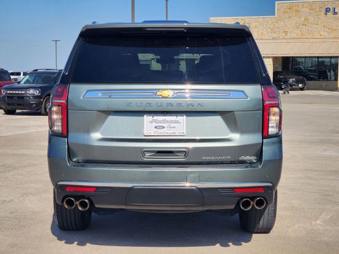 Used 2023 Chevrolet Suburban Premier image 8