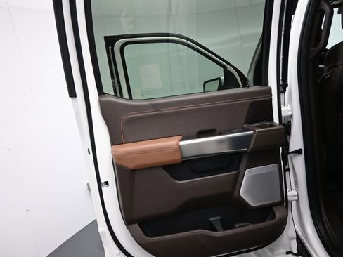 New 2025 Ford F150 King Ranch w/ FX4 Off-Road Package image 18