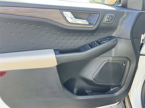 Certified 2020 Ford Escape Titanium image 27