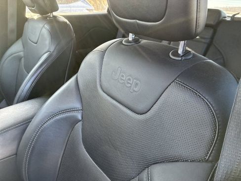 Used 2019 Jeep Cherokee Limited image 26