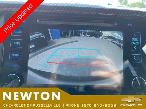 Used 2018 Toyota Tacoma TRD Off-Road w/ Technology Package RWD image 11