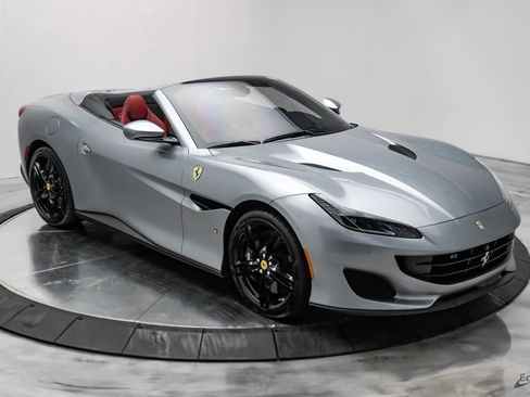 Used 2019 Ferrari Portofino image 31