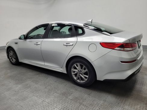 Used 2019 Kia Optima LX image 3