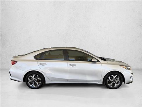 Used 2021 Kia Forte LXS FWD image 4