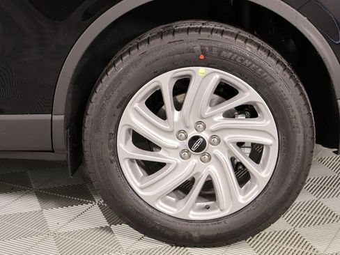 New 2026 Lincoln Corsair Premiere image 19