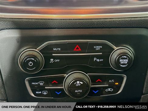 Used 2018 Dodge Charger SXT Plus w/ Blacktop Package image 15