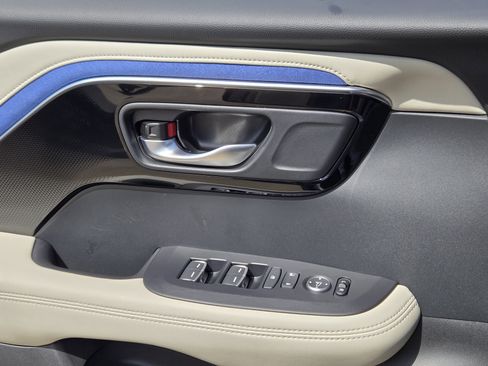 Certified 2025 Acura ADX A-Spec image 25