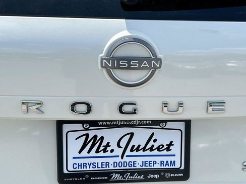 Used 2023 Nissan Rogue SL AWD/4WD image 12
