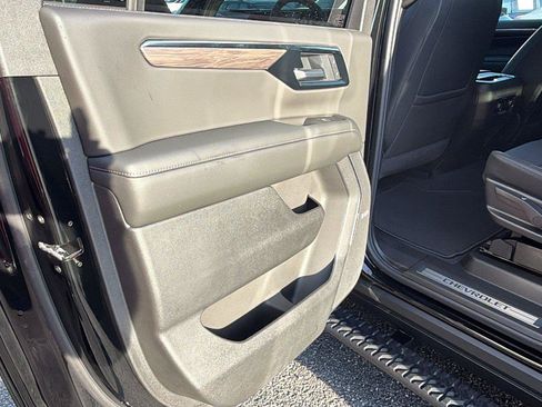 New 2026 Chevrolet Suburban Z71 w/ Comfort Package AWD/4WD image 18