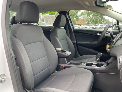 Used 2016 Chevrolet Cruze LT FWD image 40
