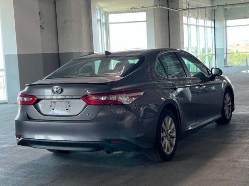 Used 2019 Toyota Camry LE FWD image 10