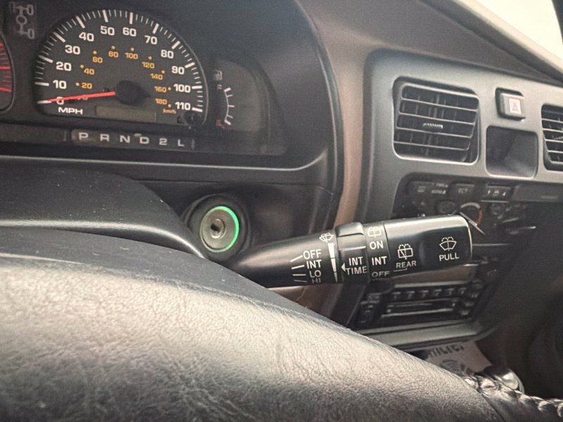 Used 2002 Toyota 4Runner SR5 w/ Leather Trim Pkg AWD/4WD image 22
