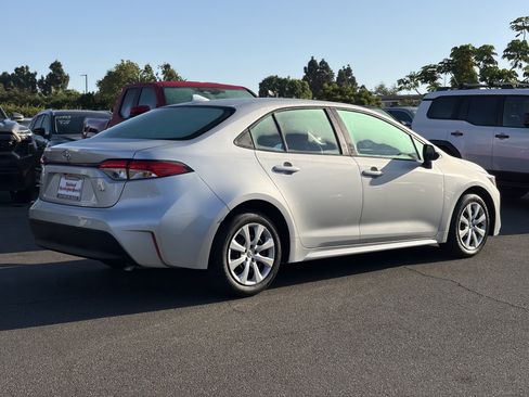 Certified 2025 Toyota Corolla LE FWD image 3