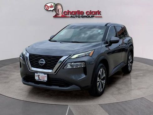 Certified 2022 Nissan Rogue SV FWD image 1