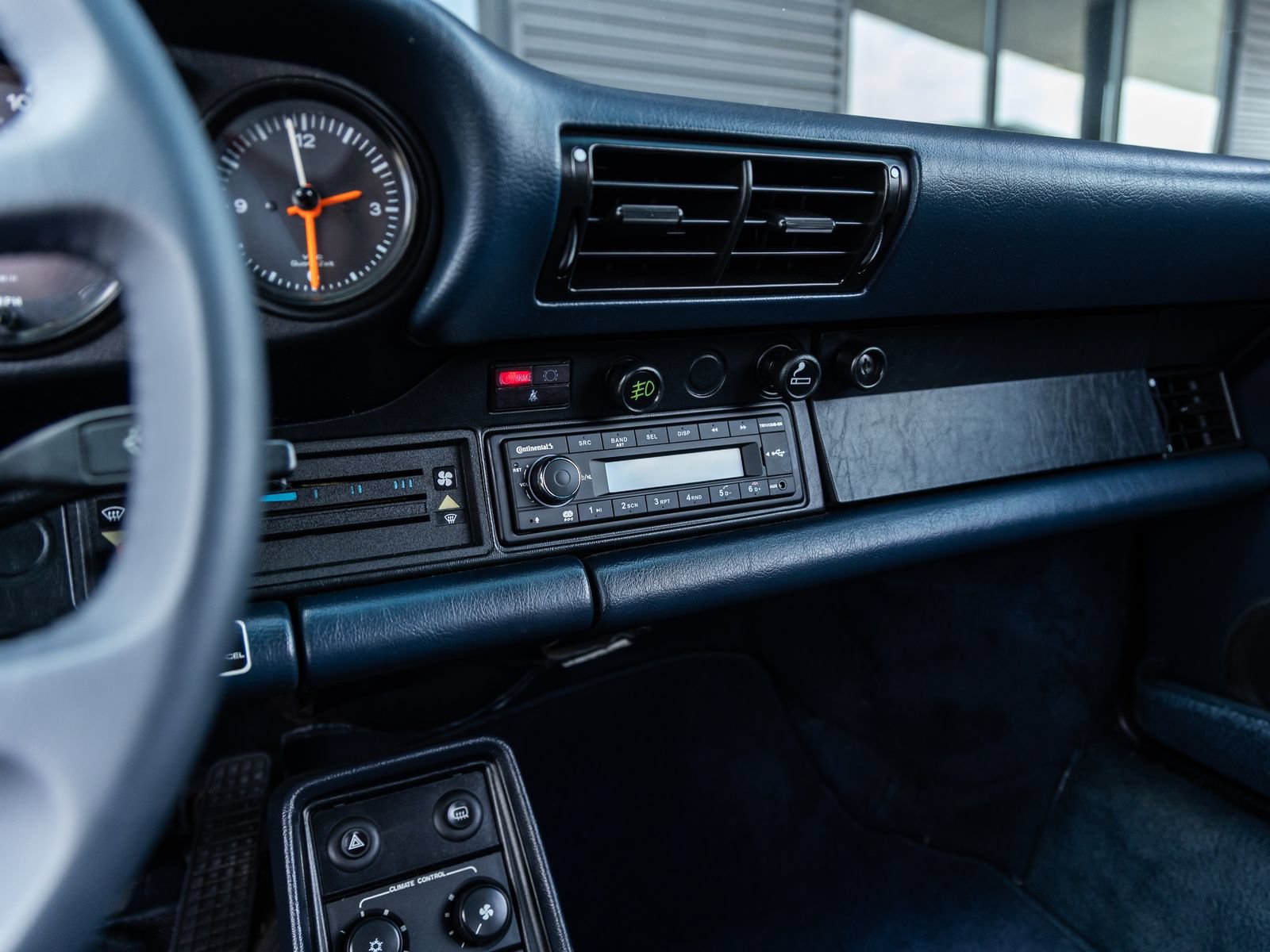 Used 1988 Porsche 911 Carrera RWD image 39