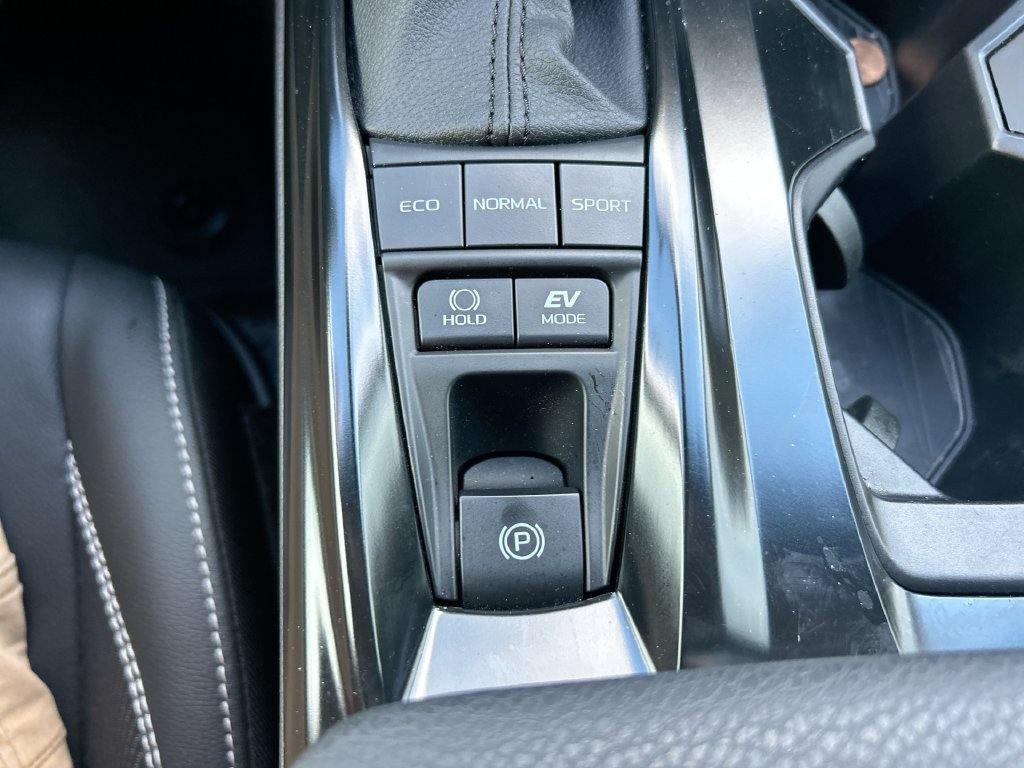 Used 2025 Toyota Camry SE FWD image 36