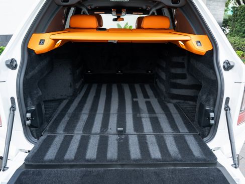 Used 2025 Rolls-Royce Cullinan image 19