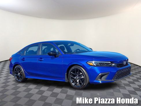 Used 2023 Honda Civic Sport image 1