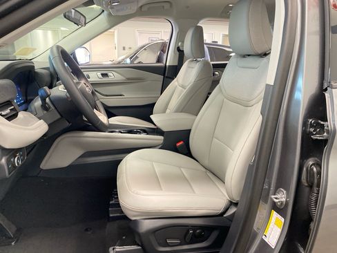 New 2026 Ford Explorer Active w/ Active Comfort Package AWD/4WD image 17