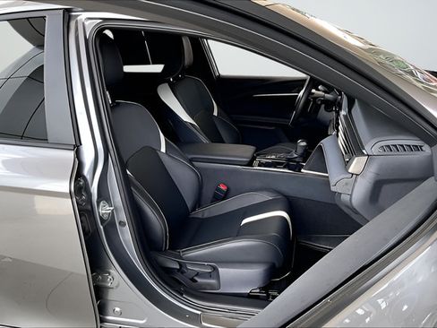Used 2026 Toyota Camry SE w/ Convenience Package FWD image 26