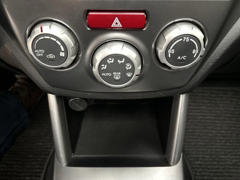 Used 2011 Subaru Forester 2.5X Limited w/ Popular Equipment Group 4B image 31