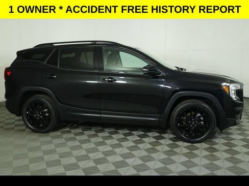 Used 2023 GMC Terrain SLT w/ Elevation Edition AWD/4WD image 2