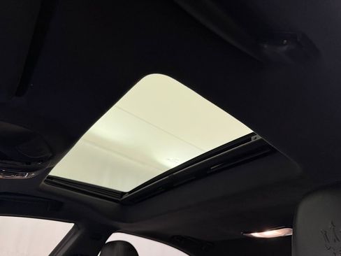 Used 2019 Maserati Ghibli S GranSport image 9