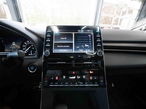 Used 2019 Toyota Avalon XLE image 17