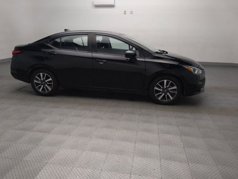 Used 2021 Nissan Versa SV FWD image 11